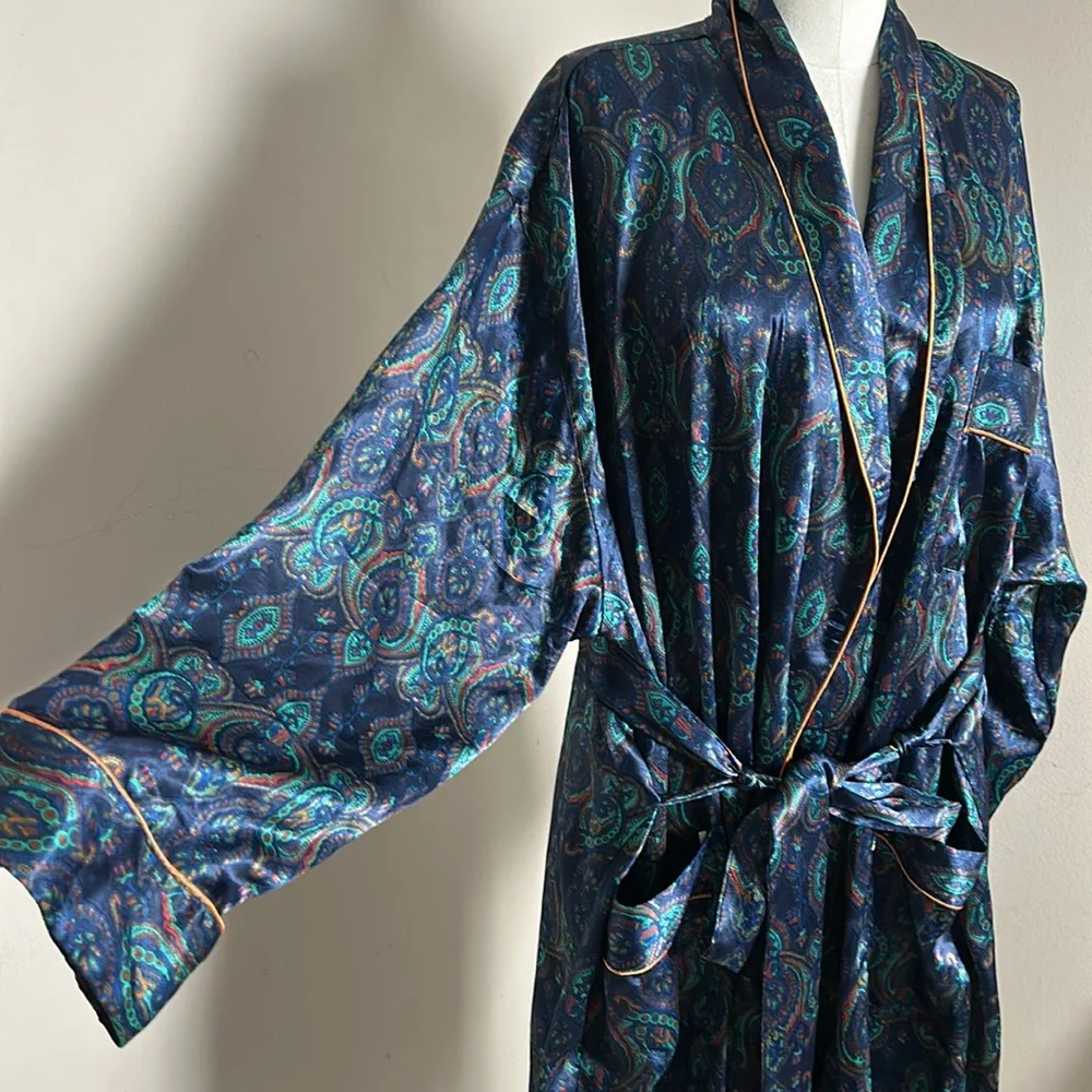 VTG Number 1 London Unisex Satin Elegant Blue Paisley Robe Large X- Large belted - Picture 4 of 14